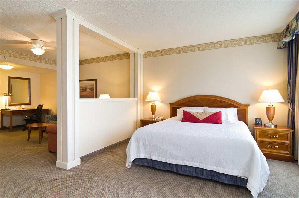 Hilton Garden Inn Wooster Ngoại thất bức ảnh