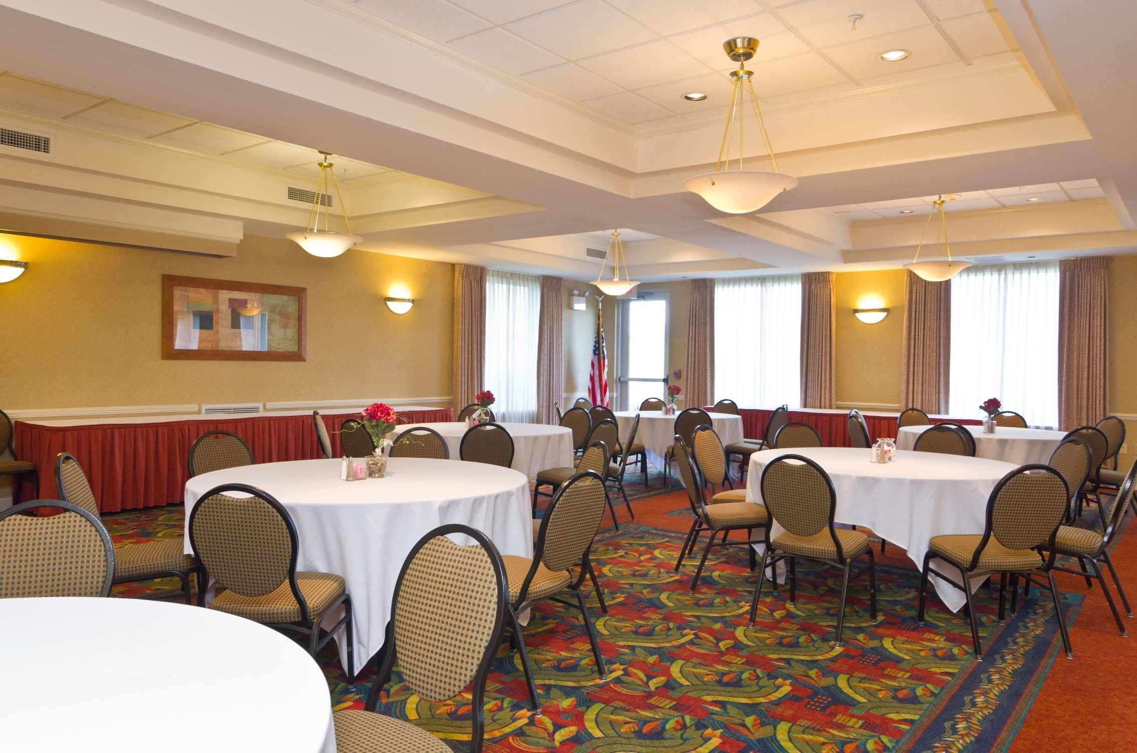 Hilton Garden Inn Wooster Ngoại thất bức ảnh