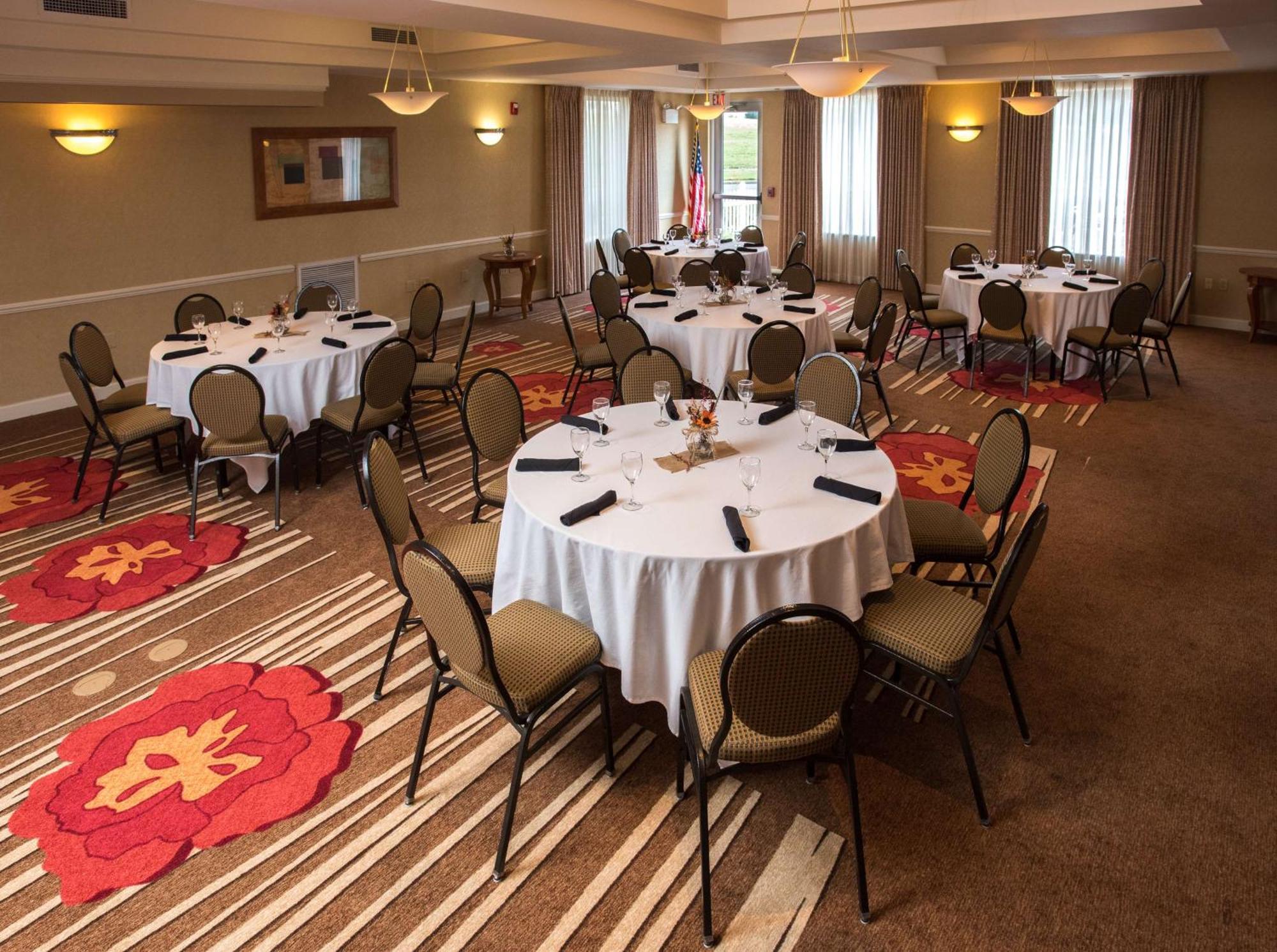 Hilton Garden Inn Wooster Ngoại thất bức ảnh